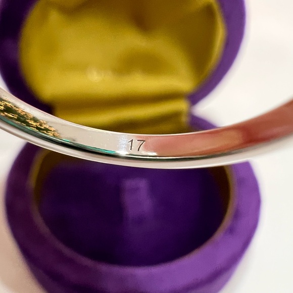 GUCCI GG Running 18K White Gold Stacked Ring - Picture 8 of 11